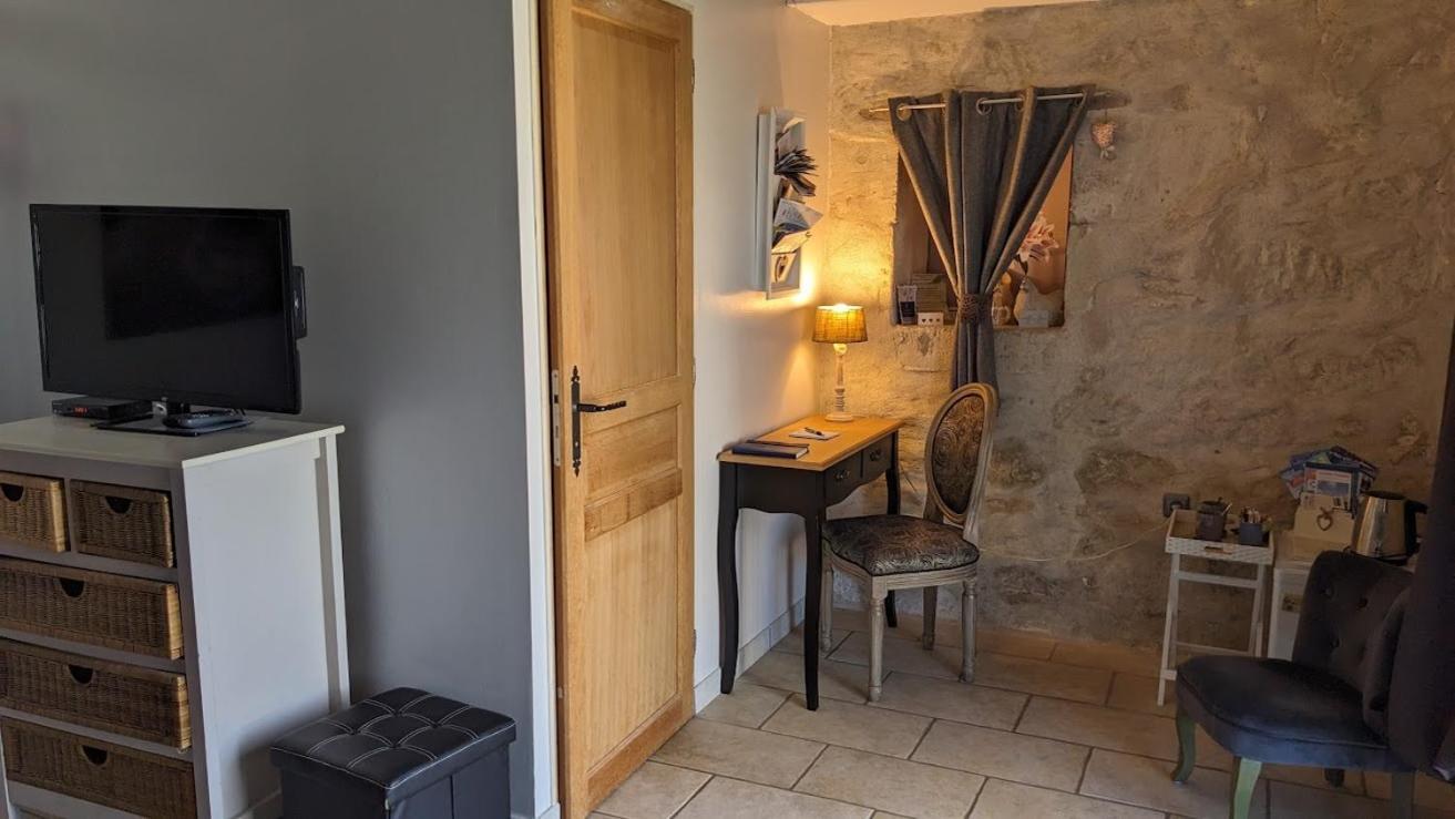 Domaine Les Feuillants Hotell Crouzilles Rum bild