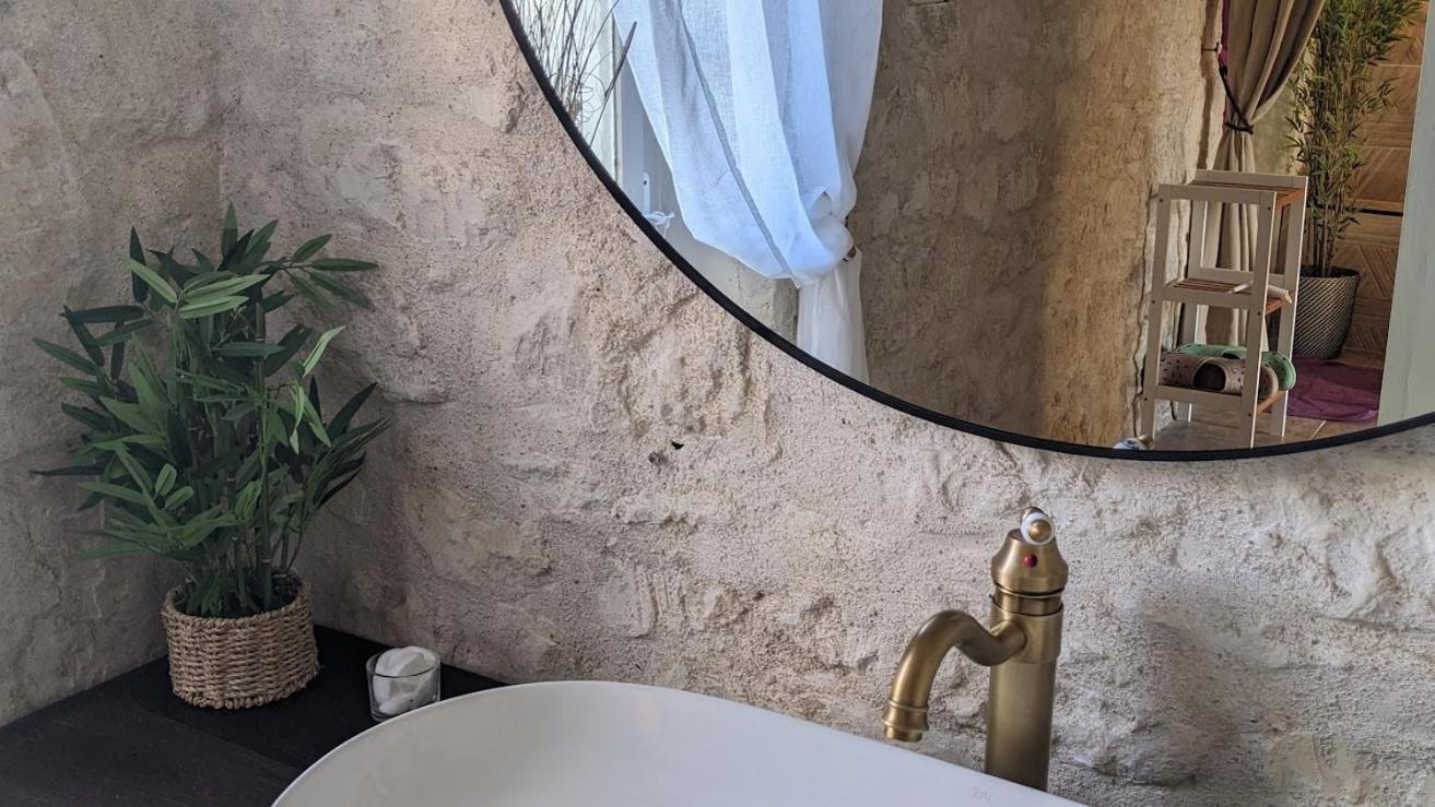 Domaine Les Feuillants Hotell Crouzilles Rum bild